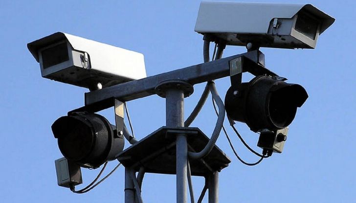 Multa semaforo rosso: quanto costa e come fare ricorso - Foto 6 di 9