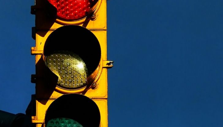 Multa semaforo rosso: quanto costa e come fare ricorso - Foto 5 di 9