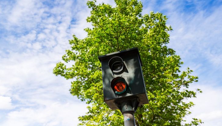 Multa semaforo rosso: quanto costa e come fare ricorso - Foto 7 di 9