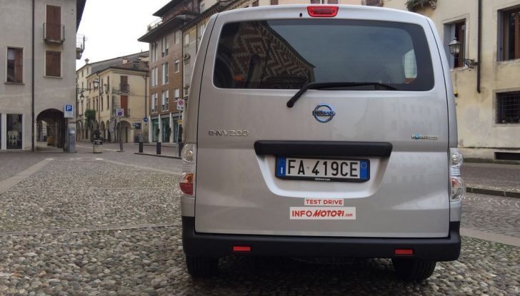 Nissan e-NV200 Combi Bus: la prova su strada dell’elettrico al 100% - Foto 12 di 20