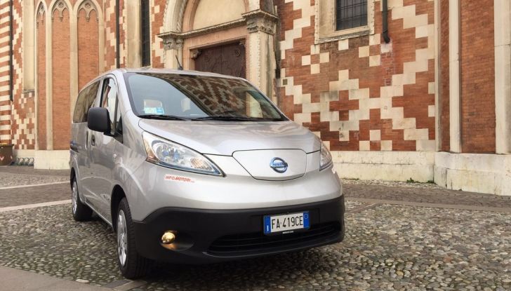 Nissan e-NV200 Combi Bus: la prova su strada dell’elettrico al 100% - Foto 1 di 20
