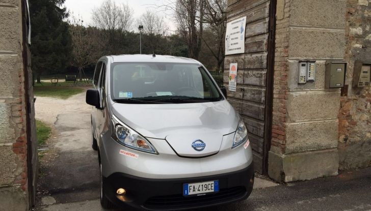 Nissan e-NV200 Combi Bus: la prova su strada dell’elettrico al 100% - Foto 5 di 20