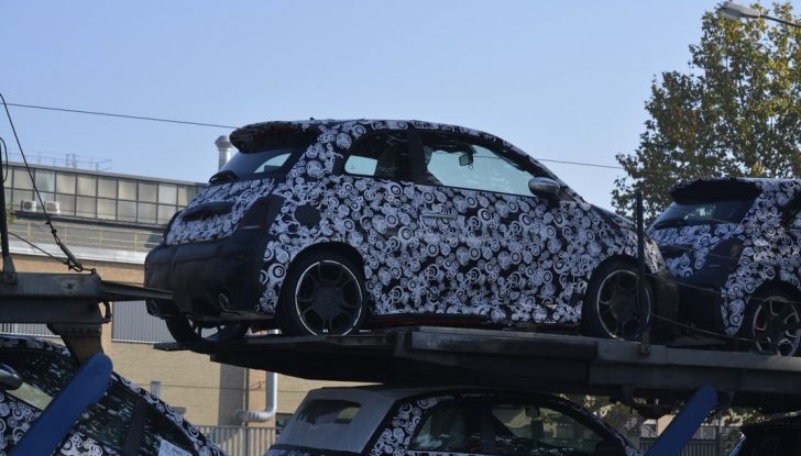 Nuova Abarth 500 spiata durante i test sulla neve