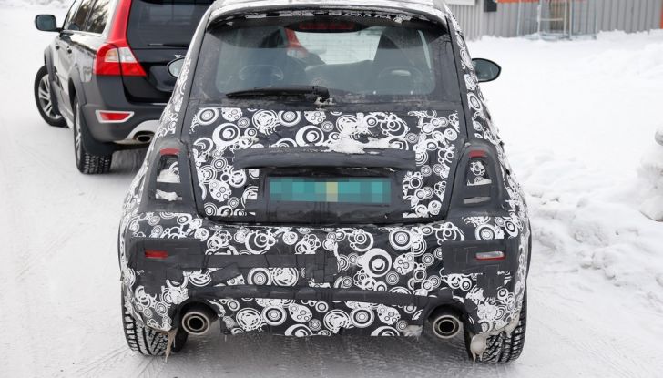 Nuova Abarth 500 spiata durante i test sulla neve