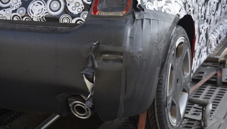 Nuova Abarth 500 spiata durante i test sulla neve