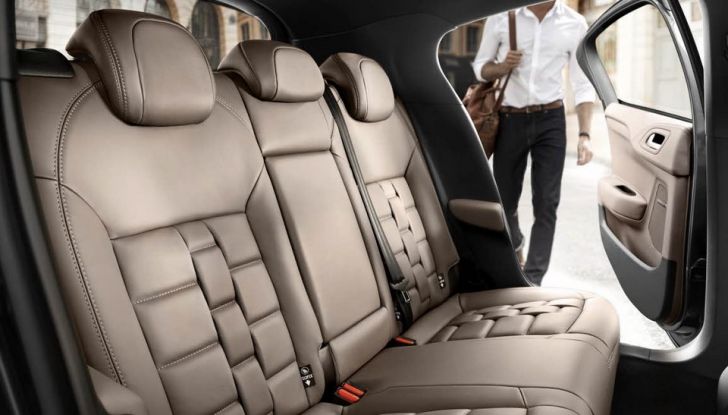 Nuova DS 4: il fascino del BlueHDi 100 - Foto 7 di 12