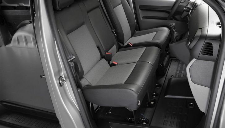 Nuovo Peugeot Expert, il marchio del Leone torna nel mercato dei veicoli commerciali - Foto 12 di 20