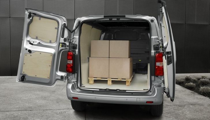 Nuovo Peugeot Expert, il marchio del Leone torna nel mercato dei veicoli commerciali - Foto 2 di 20