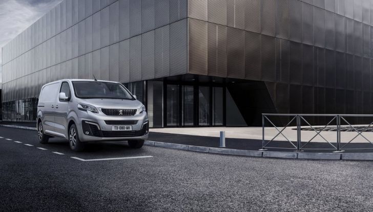Nuovo Peugeot Expert, il marchio del Leone torna nel mercato dei veicoli commerciali - Foto 6 di 20