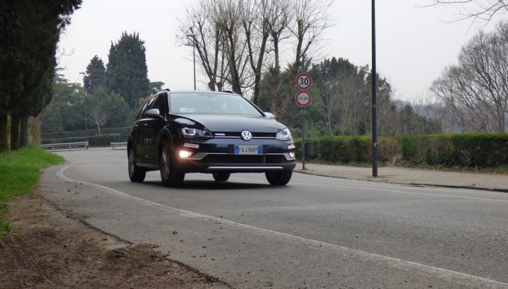 Volkswagen Golf Variant Alltrack 2.0 2016: Prova su strada, opinioni e prezzi - Foto 8 di 51