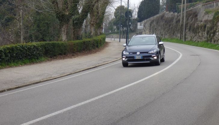 Volkswagen Golf Variant Alltrack 2.0 2016: Prova su strada, opinioni e prezzi - Foto 43 di 51