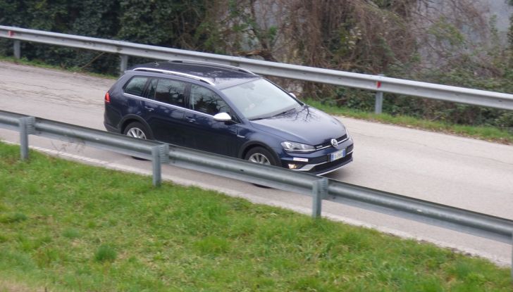Volkswagen Golf Variant Alltrack 2.0 2016: Prova su strada, opinioni e prezzi - Foto 10 di 51