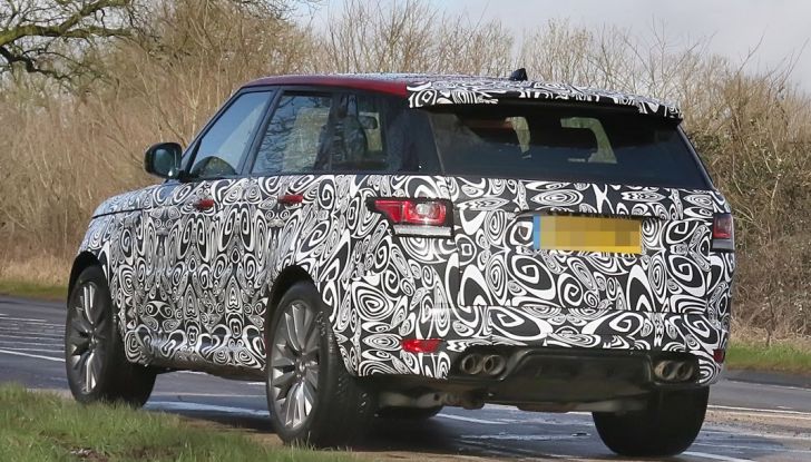 Range Rover Sport SVR, foto spia del facelift - Foto 9 di 10