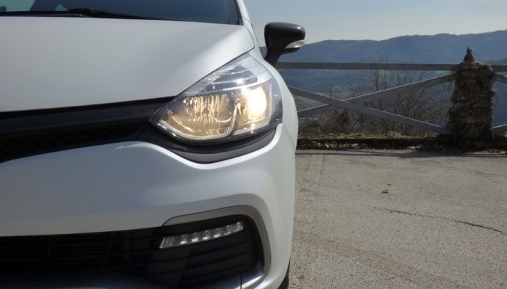 Renault Clio R.S. 220 EDC Trophy: prova su strada e prestazioni - Foto 12 di 37