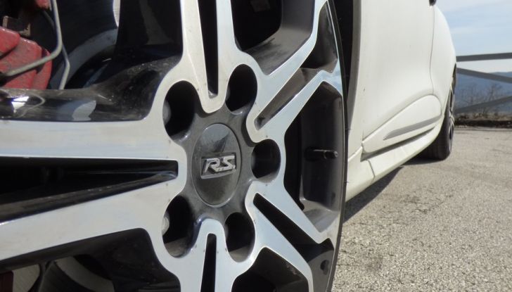 Renault Clio R.S. 220 EDC Trophy: prova su strada e prestazioni - Foto 14 di 37