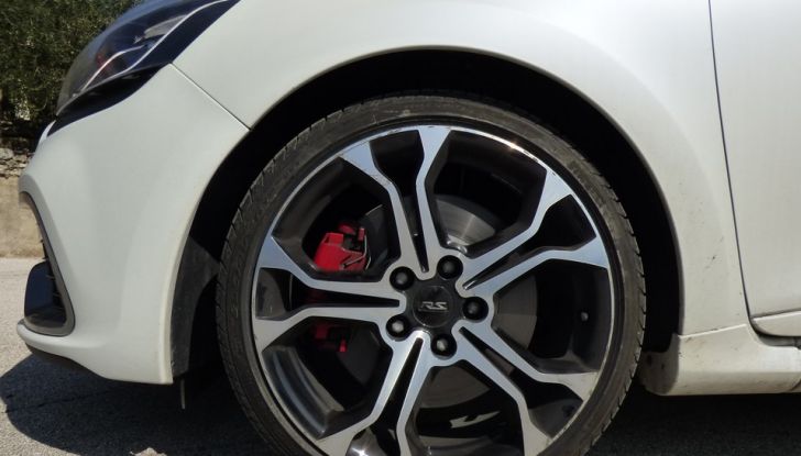 Renault Clio R.S. 220 EDC Trophy: prova su strada e prestazioni - Foto 4 di 37