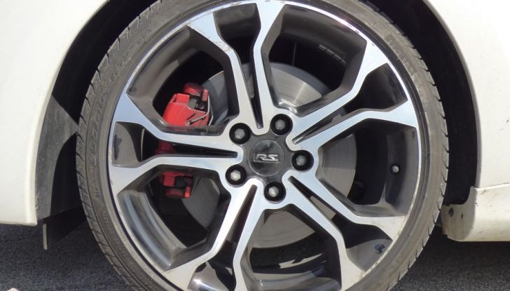 Renault Clio R.S. 220 EDC Trophy: prova su strada e prestazioni - Foto 16 di 37