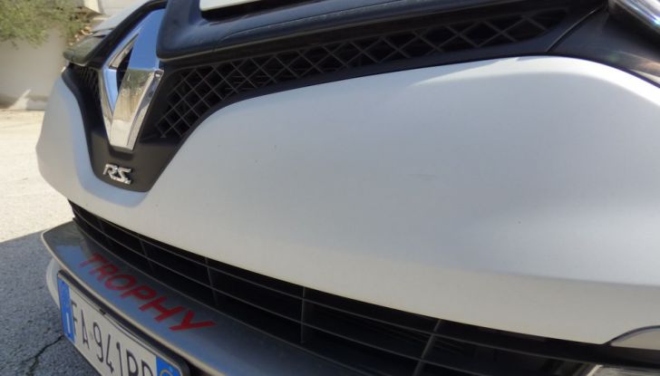 Renault Clio R.S. 220 EDC Trophy: prova su strada e prestazioni - Foto 26 di 37