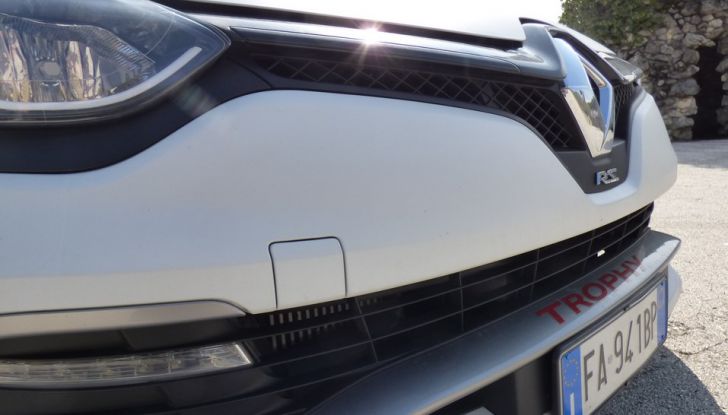 Renault Clio R.S. 220 EDC Trophy: prova su strada e prestazioni - Foto 27 di 37