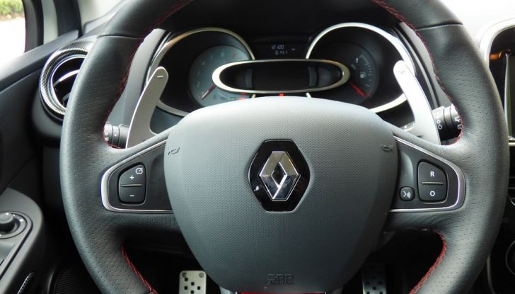 Renault Clio R.S. 220 EDC Trophy: prova su strada e prestazioni - Foto 30 di 37