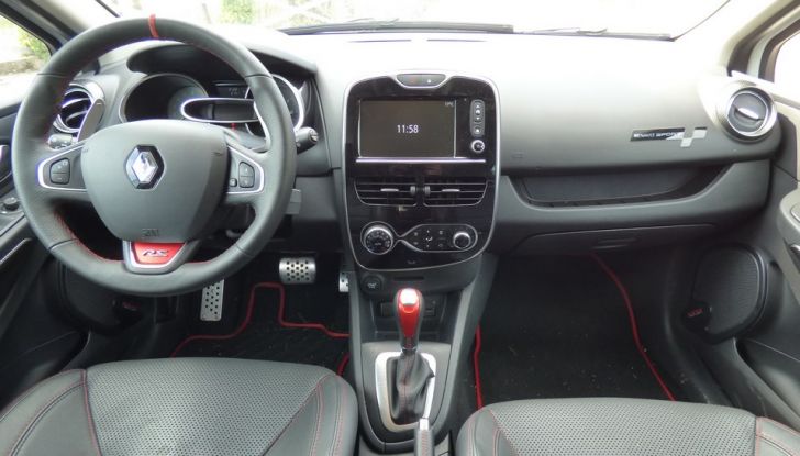 Renault Clio R.S. 220 EDC Trophy: prova su strada e prestazioni - Foto 37 di 37