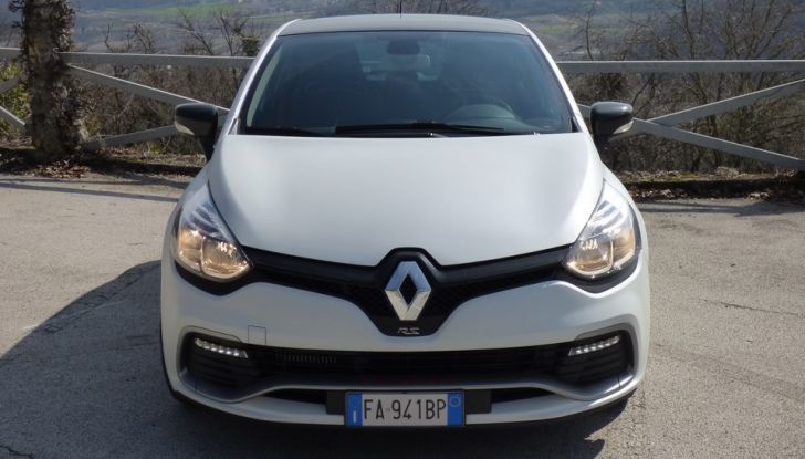 Renault Clio R.S. 220 EDC Trophy: prova su strada e prestazioni - Foto 15 di 37