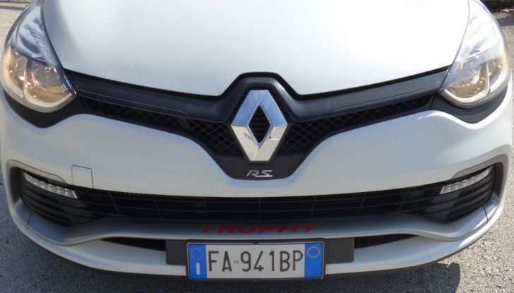 Renault Clio R.S. 220 EDC Trophy: prova su strada e prestazioni - Foto 9 di 37