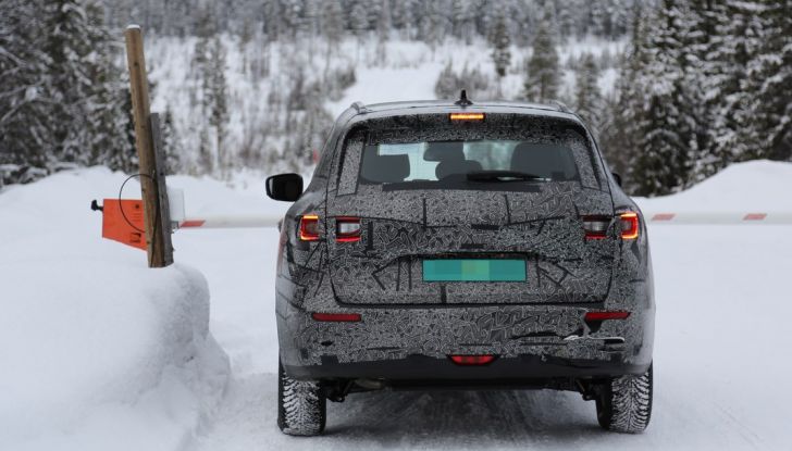 Renault Maxthon prime foto spia del nuovo SUV francese - Foto 11 di 22