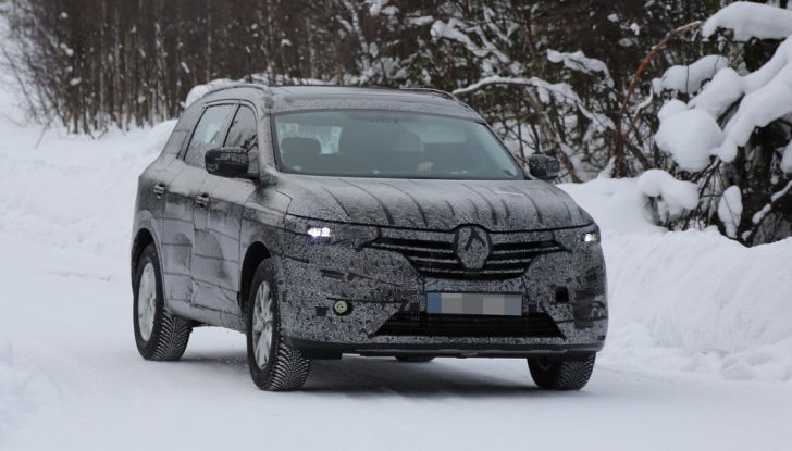 Renault Maxthon prime foto spia del nuovo SUV francese - Foto 17 di 22