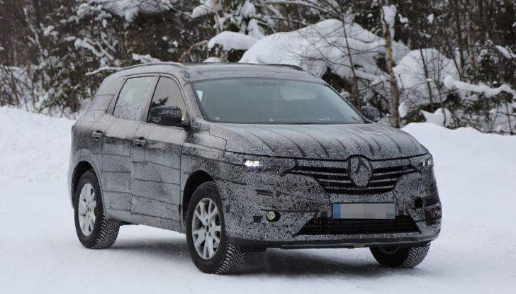 Renault Maxthon prime foto spia del nuovo SUV francese - Foto 18 di 22