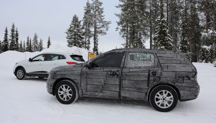 Renault Maxthon prime foto spia del nuovo SUV francese - Foto 2 di 22