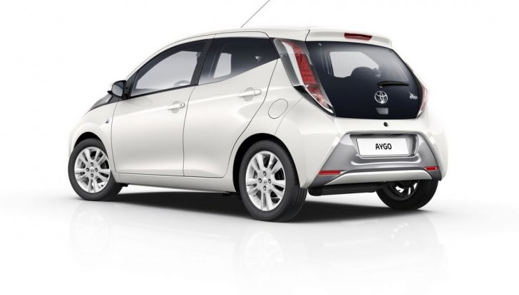 Toyota Aygo x-pure: la citycar per le donne - Foto 2 di 9