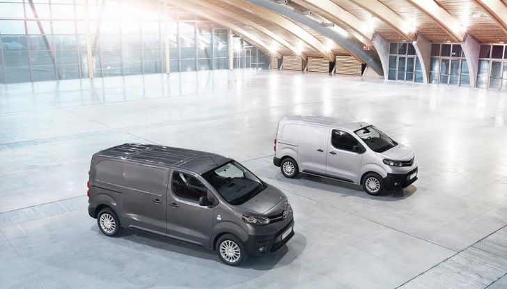 Toyota Proace City: il nuovo minivan debutta sul mercato - Foto 2 di 14