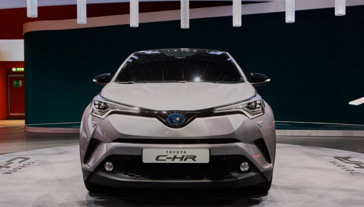 Toyota C-HR, potrebbe diventare la Auris Cross - Foto 10 di 18
