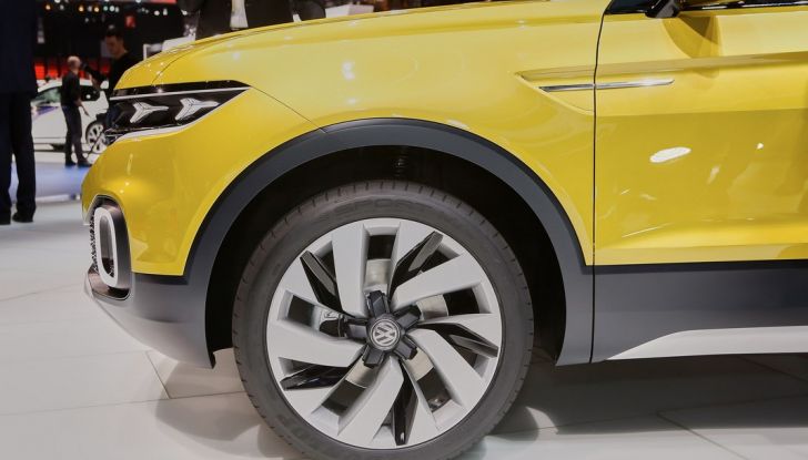 Volkswagen T-Cross Breeze: il prototipo a Ginevra 2016 - Foto 7 di 21