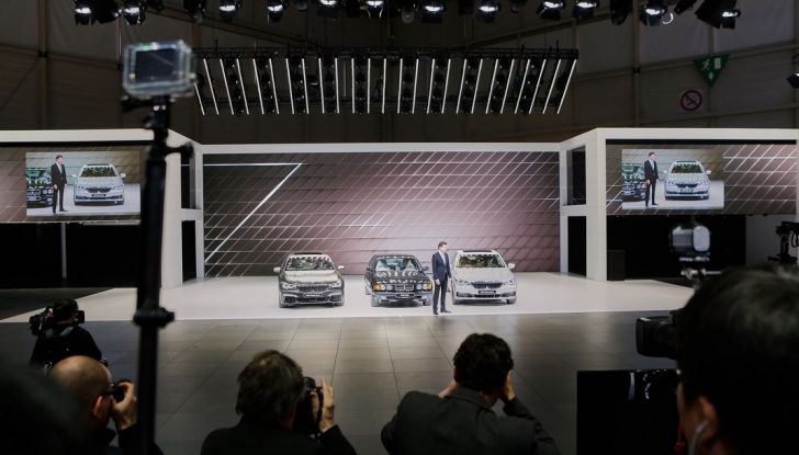 Nuova BMW M760Li xDrive - Foto 13 di 34