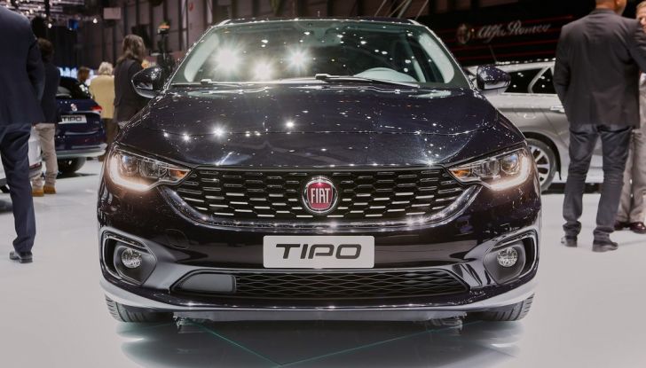 Fiat tipo 2 volumi live Ginevra 2016, frontale.