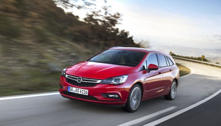 Nuova Opel Astra Sports Tourer prova su strada, informazioni e prezzi - Foto 12 di 40