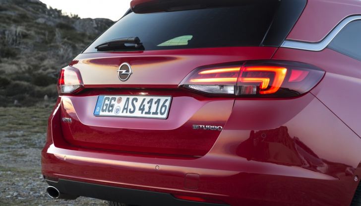 Nuova Opel Astra Sports Tourer prova su strada, informazioni e prezzi - Foto 39 di 40