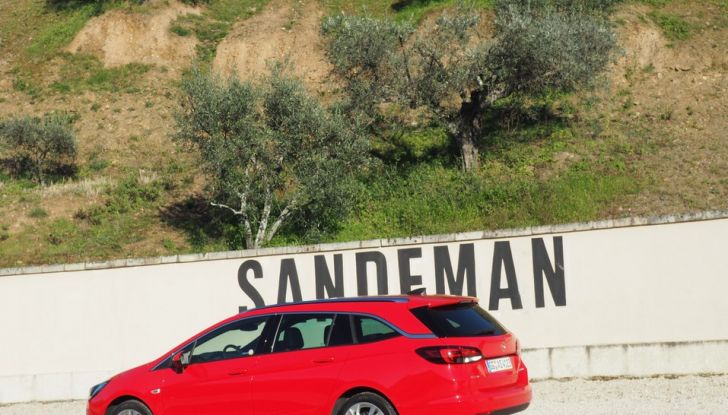 Nuova Opel Astra Sports Tourer prova su strada, informazioni e prezzi - Foto 6 di 40