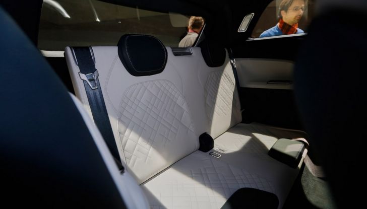 Skoda Vision S: ecco il concept del nuovo SUV - Foto 13 di 15