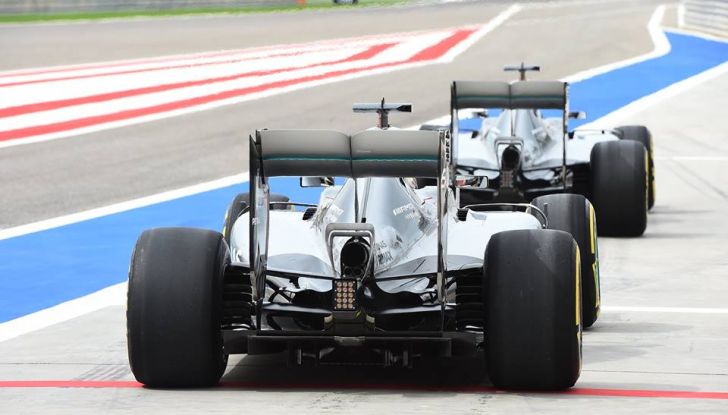F1 Bahrain, qualifiche: Hamilton in pole. In seconda fila le Ferrari - Foto 5 di 11