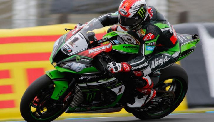 SBK Imola: La Ducati di Chaz Davies domina il GP d’italia - Foto 2 di 2
