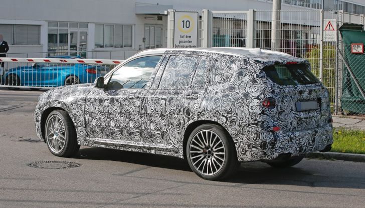 Nuova BMW X3 M: ecco le foto spia del suv sportivo - Foto 8 di 12