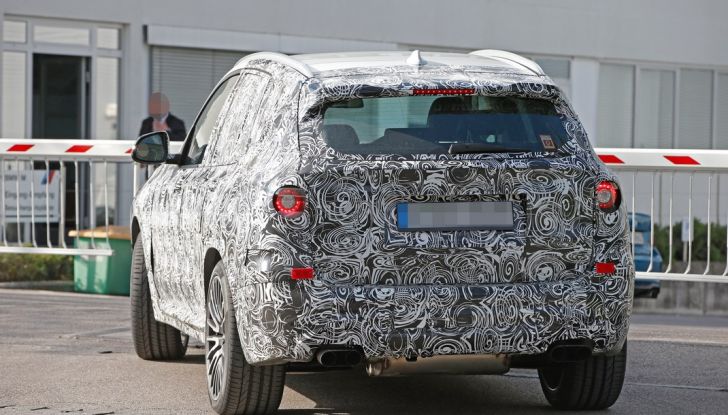 Nuova BMW X3 M: ecco le foto spia del suv sportivo - Foto 10 di 12
