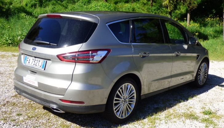 Ford S-Max TDCi 2.0 180 CV, prova su strada, dotazioni di serie e prezzi (21)