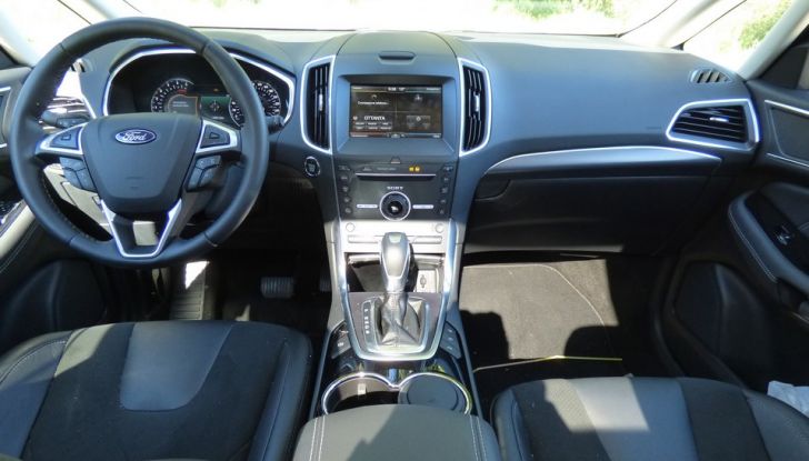 Ford S-Max TDCi 2.0 180 CV, prova su strada, dotazioni di serie e prezzi (27)