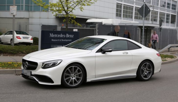 Mercedes AMG S63 Coupe, foto spia di un prototipo misterioso - Foto 5 di 10