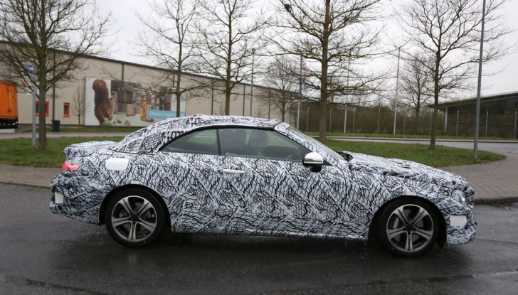 Mercedes Classe E Cabrio: prime immagini spia della scoperta tedesca - Foto 16 di 20
