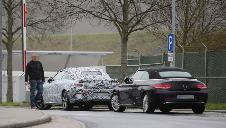 Mercedes Classe E Cabrio: prime immagini spia della scoperta tedesca - Foto 20 di 20
